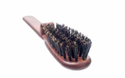 Choisir une brosse à cheveux en poils de sanglier