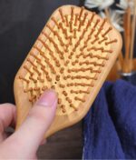 Brosse à cheveux massage en bambou avec picots_3