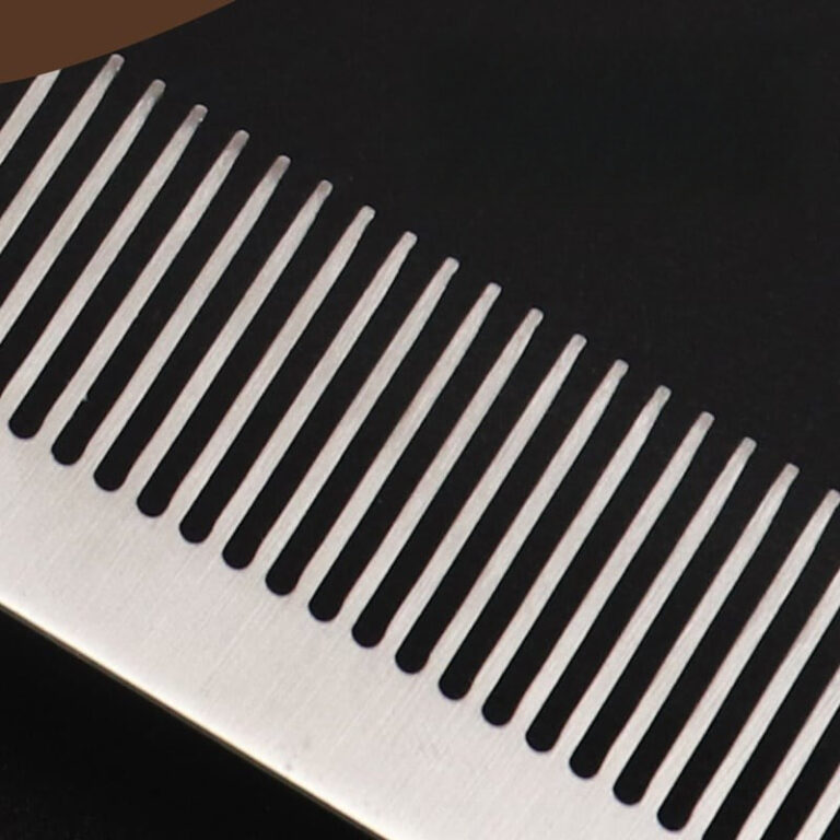 Peigne Queue En ébonite Avec Aiguille Métal – Longueur 20,5 Cm – Antistatique – Noir